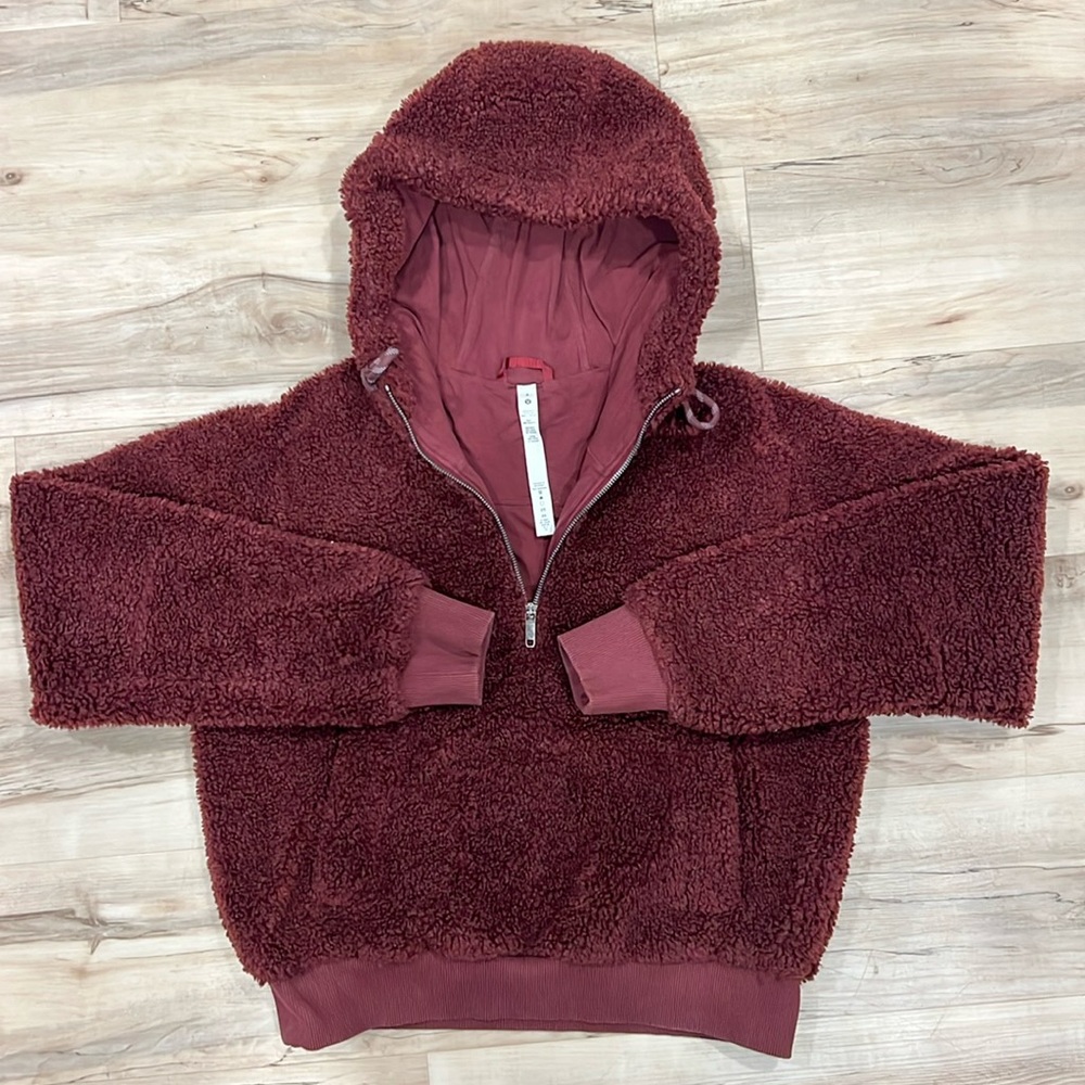 Lululemon Textured Fleece 1/2 Zip, size 8